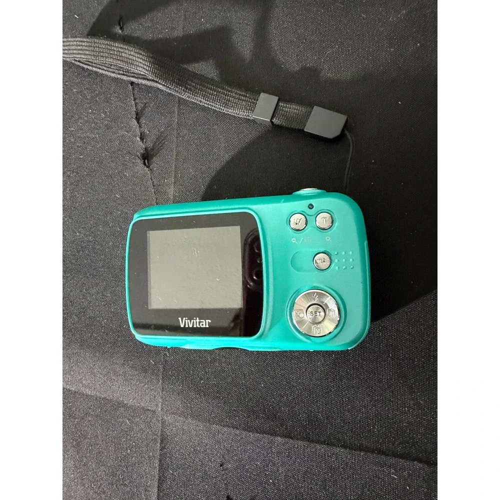 Vivitar ViviCam 9112 Digital Camera Teal Compact Point & Shoot 7mm f/3.0 EUC